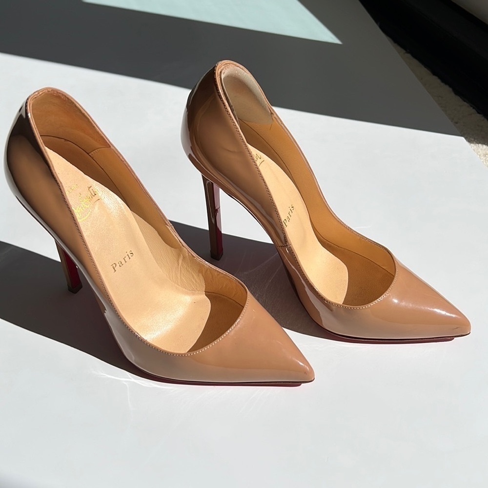 Christian Louboutin So Kate Patent-Learher Nude Heels!